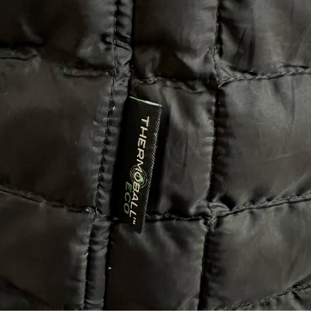 The North Face Thermoball Puffer Vest Womens M Black Quilted Outdoor Gorpcore - Picture 4 of 10